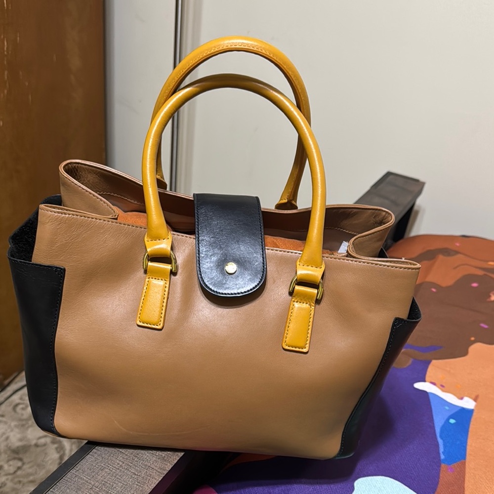 Leather Two-Tone Tan and Black Handbag